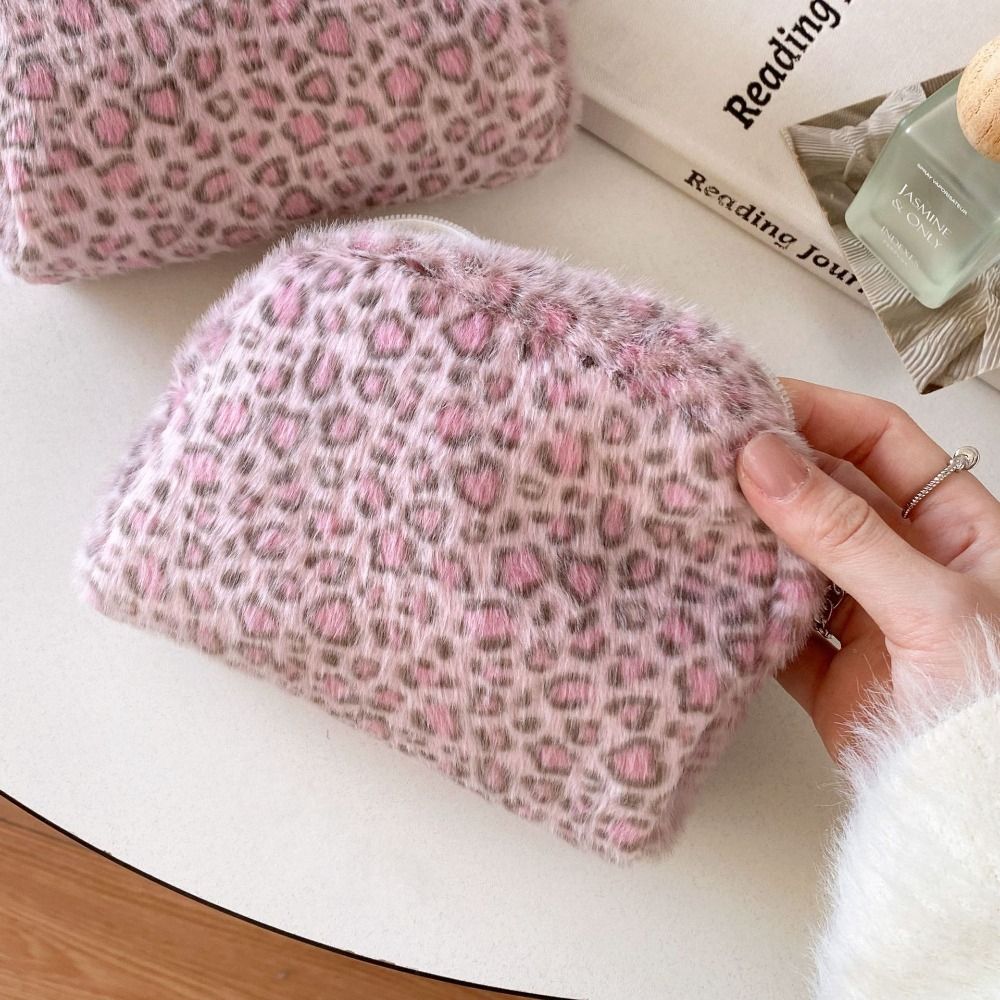 High Quality Fuzzy Makeup Bag  - Cosmetic Bags ulasan dan harga